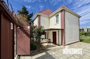 Дом 279м², 2-этажный, участок 6 сот.  