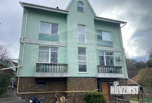 Дом 484м&sup2;, 3-этажный, участок 13 сот.  