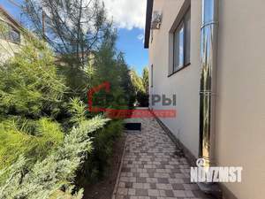 Дом 284м², 3-этажный, участок 5 сот.  