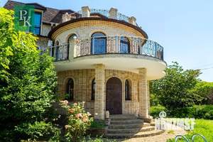 Дом 300м&sup2;, 3-этажный, участок 6 сот.  