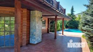 Дом 280м&sup2;, 3-этажный, участок 25 сот.  