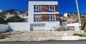 Дом 170м&sup2;, 2-этажный, участок 3 сот.  