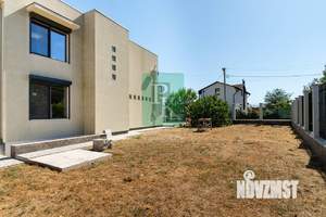 Дом 290м&sup2;, 3-этажный, участок 7 сот.  