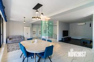 Дом 270м², 2-этажный, участок 10 сот.  