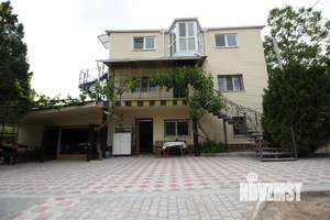 Дом 180м², 3-этажный, участок 7 сот.  