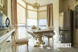 Дом 340м², 3-этажный, участок 8 сот.  