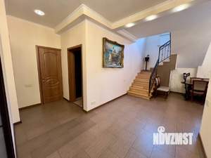 Дом 182м², 2-этажный, участок 2 сот.  