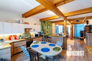 Дом 180м&sup2;, 2-этажный, участок 6 сот.  