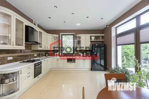 Дом 250м², 2-этажный, участок 12 сот.  