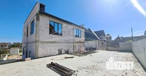 Дом 312м², 2-этажный, участок 6 сот.  