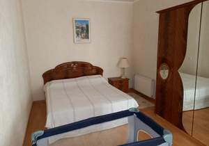 Дом 301м&sup2;, 3-этажный, участок 5 сот.  