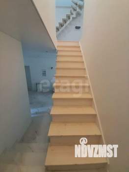 Дом 300м², 3-этажный, участок 4 сот.  