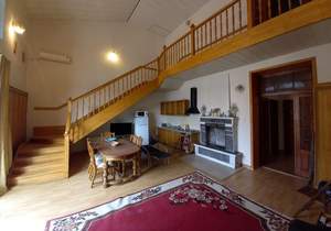 Дом 301м&sup2;, 3-этажный, участок 5 сот.  