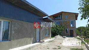 Дом 200м&sup2;, 3-этажный, участок 4 сот.  