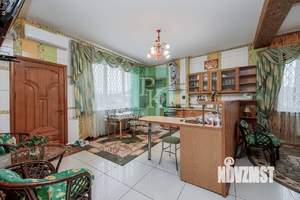 Дом 244м², 3-этажный, участок 12 сот.  