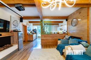 Дом 180м&sup2;, 2-этажный, участок 6 сот.  