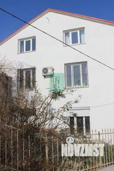 Дом 263м&sup2;, 3-этажный, участок 3 сот.  