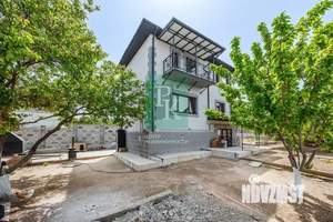 Дом 120м², 3-этажный, участок 4 сот.  