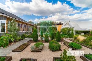 Дом 166м&sup2;, 2-этажный, участок 10 сот.  