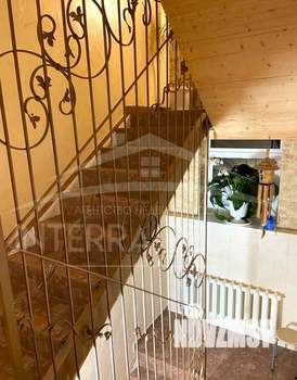 Дом 484м², 3-этажный, участок 13 сот.  