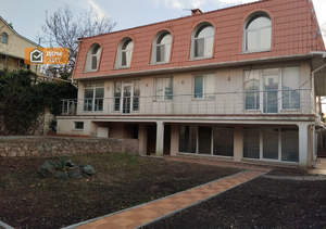 Дом 440м², 3-этажный, участок 5 сот.  