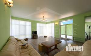 Дом 257м², 2-этажный, участок 16 сот.  