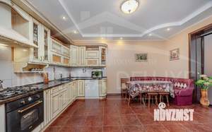 Дом 176м&sup2;, 2-этажный, участок 10 сот.  