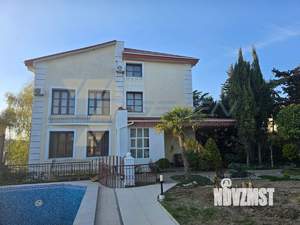 Дом 445м&sup2;, 4-этажный, участок 9 сот.  