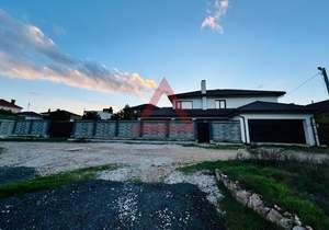 Дом 293м², 2-этажный, участок 8 сот.  