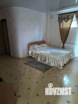 Дом 1200м², 2-этажный, участок 10 сот.  