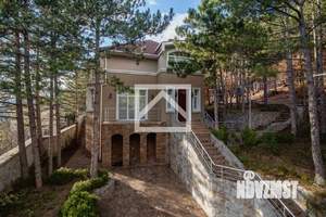 Дом 266м², 3-этажный, участок 20 сот.  