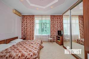 Дача 744м², 3-этажный, участок 5 сот.  