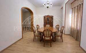 Дом 270м&sup2;, 3-этажный, участок 4 сот.  