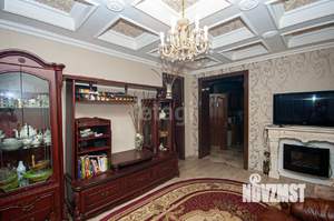 Дом 265м², 3-этажный, участок 8 сот.  