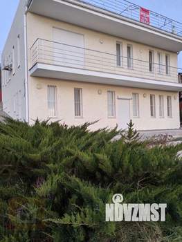 Дом 375м&sup2;, 3-этажный, участок 12 сот.  