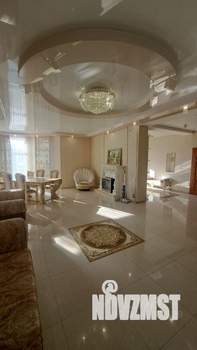 Дом 326м², 3-этажный, участок 9 сот.  