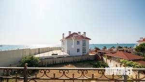 Дом 345м&sup2;, 2-этажный, участок 10 сот.  