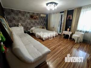 Дом 256м², 3-этажный, участок 8 сот.  