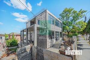 Дом 460м², 3-этажный, участок 4 сот.  