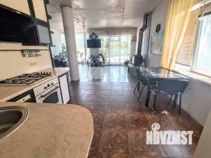 Дом 200м&sup2;, 2-этажный, участок 8 сот.  