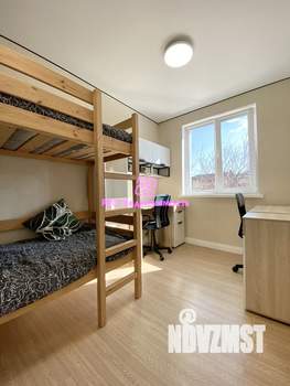 Коттедж 280м², 3-этажный, участок 4 сот.  