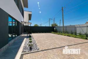 Дом 140м&sup2;, 2-этажный, участок 4 сот.  