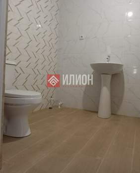 Дом 200м&sup2;, 2-этажный, участок 4 сот.  