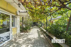 Дом 250м², 3-этажный, участок 6 сот.  