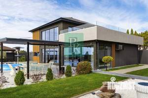 Дом 245м&sup2;, 2-этажный, участок 7 сот.  