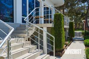 Дом 1226м², 3-этажный, участок 20 сот.  