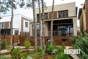 Дом 387м&sup2;, 2-этажный, участок 5 сот.  