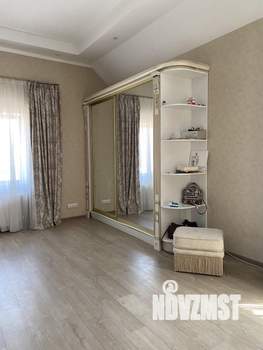 Дом 320м², 3-этажный, участок 12 сот.  