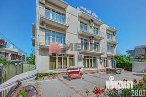 Коттедж 744м², 3-этажный, участок 6 сот.  