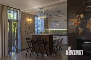 Дом 175м&sup2;, 2-этажный, участок 4 сот.  